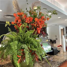 fwthumbHotel lobby flowers Lilys Flowers Lightwater.jpg